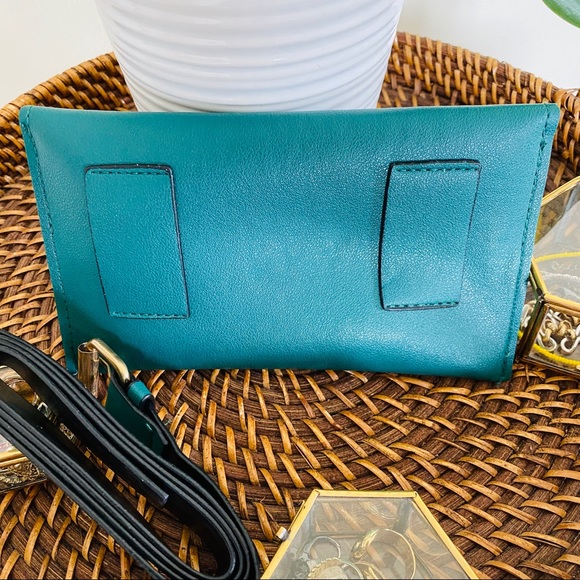 Golden Cherry - Green Leather Belt Bag - Picture 4 of 6